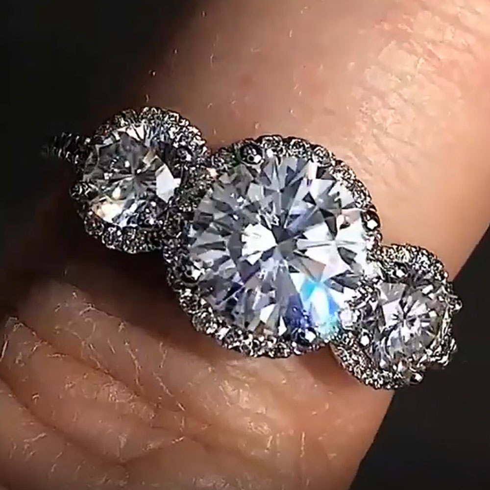 Moissanite Engagement Ring 1 Carat - แหวนแต่งงาน แหวนหมั้น แหวนครบรอบแต่งงาน สำหรับผู้หญิง ทำจากแพลตตินัมแท้ PT950