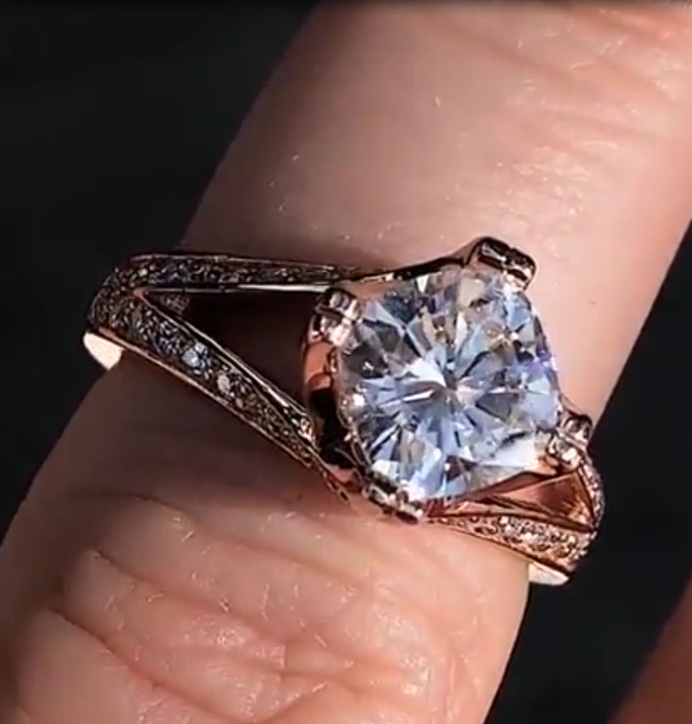 ที่กําหนดเอง 10K Rose Gold ผู้ - Moissanite Engagement Ring 1 Carat บทวิจารณ์และราคา