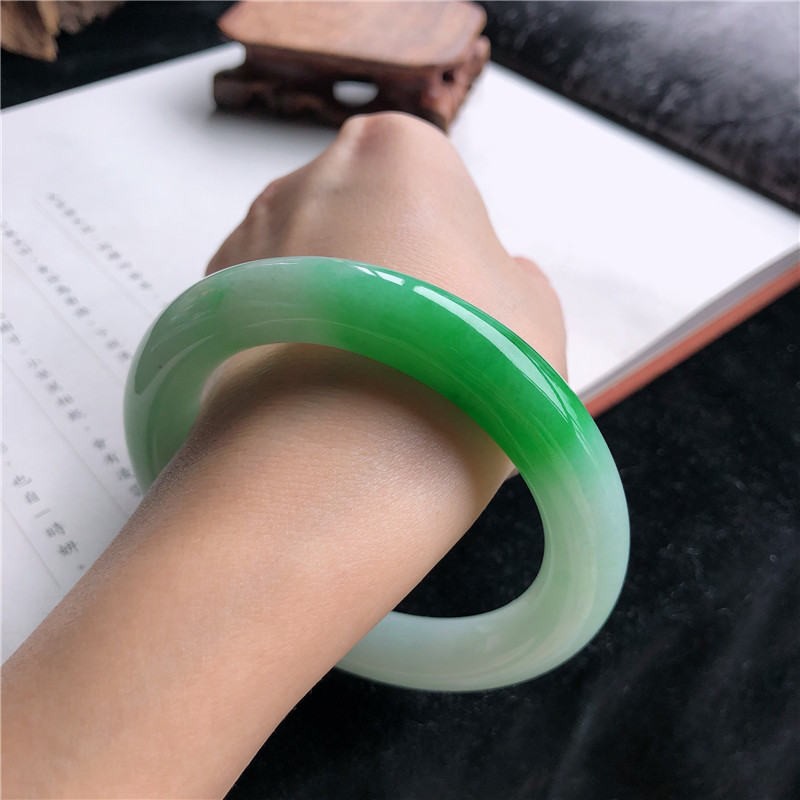 กำไลหยกพม่าแท้, แบบน้ำแข็ง-ขี้ - Bracelets บทวิจารณ์และราคา