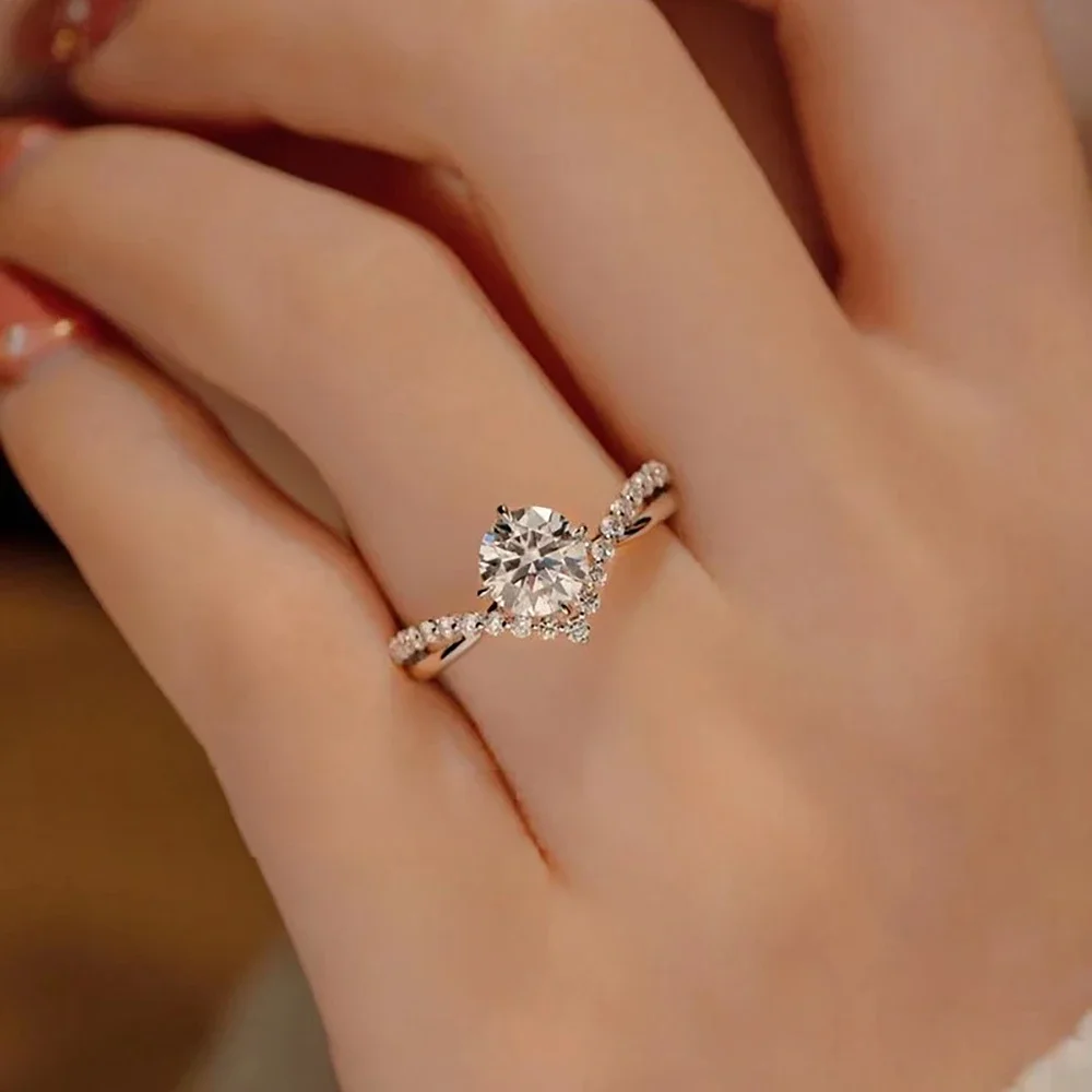 1 กะรัต 6.5 มม. แหวนเพชรโมอิสซ - Moissanite Engagement Ring 1 Carat บทวิจารณ์และราคา