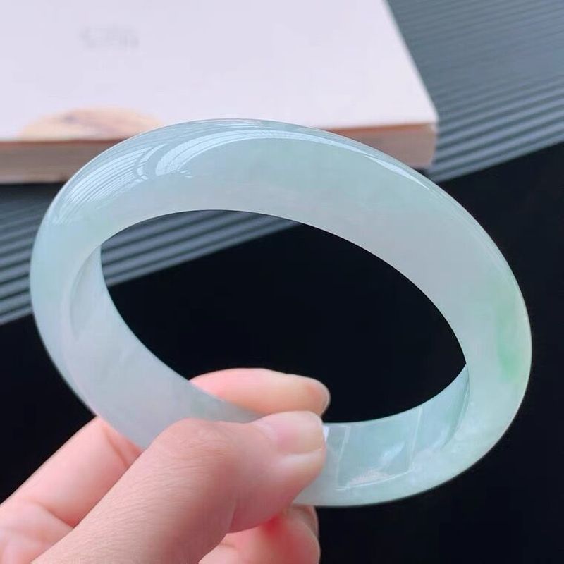 สร้อยข้อมือหยกโปร่งแสงสีเดียวแ - Bracelets บทวิจารณ์และราคา