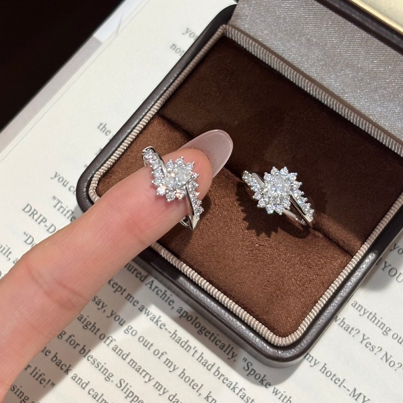 อาไพรอน ลักชัวรี 0.5 กะรัตและ  - Moissanite Engagement Ring 1 Carat บทวิจารณ์และราคา
